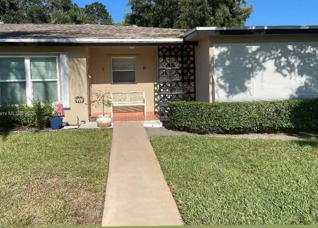 Property at 1022 Circle Dr Unit D, Delray Beach, FL 33445, 2 beds, 2 baths