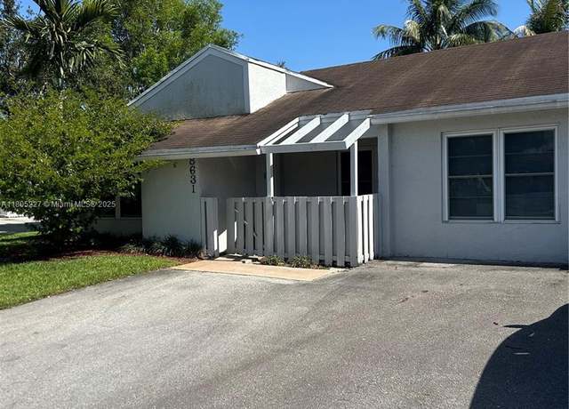 Property at 8631 Bridle Path Ct, Davie, FL 33328, 3 beds, 2 baths