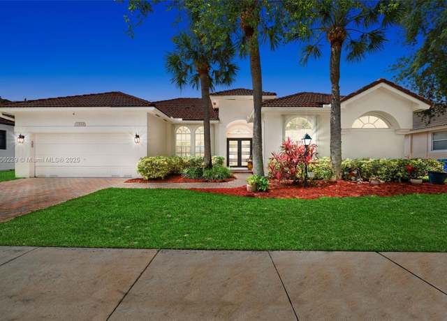 Property at 12834 NW 21st St, Pembroke Pines, FL 33028, 5 beds, 2.5 baths
