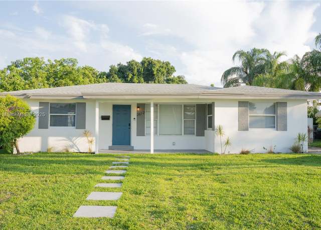 Property at 2612 Rodman St, Hollywood, FL 33020, 3 beds, 2 baths