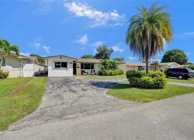 Property at 8821 NW 11th St, Pembroke Pines, FL 33024, 3 beds, 2 baths