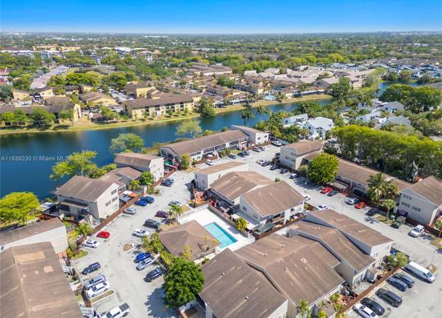 Property at 15660 SW 82nd Cir Ln Unit 6-6, Miami, FL 33193, 3 beds, 2.5 baths