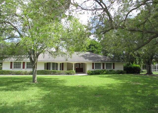 Property at 1599 NW 19th St, Homestead, FL 33030, 4 beds, 3 baths