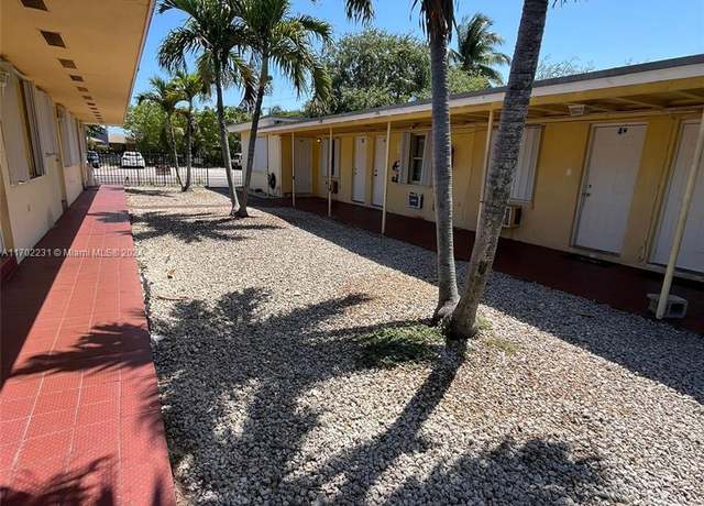 Property at 1915 Fletcher St, Hollywood, FL 33020, 6 beds, 11 baths