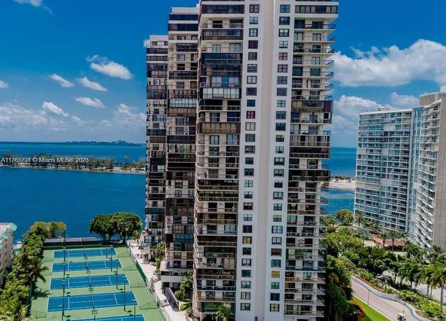 Property at 540 Brickell Key Dr #310, Miami, FL 33131, 1 bed, 1.5 baths