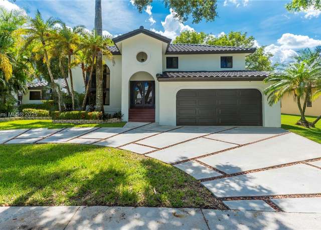 Property at 6421 Falconsgate Ave, Davie, FL 33331, 4 beds, 3.5 baths