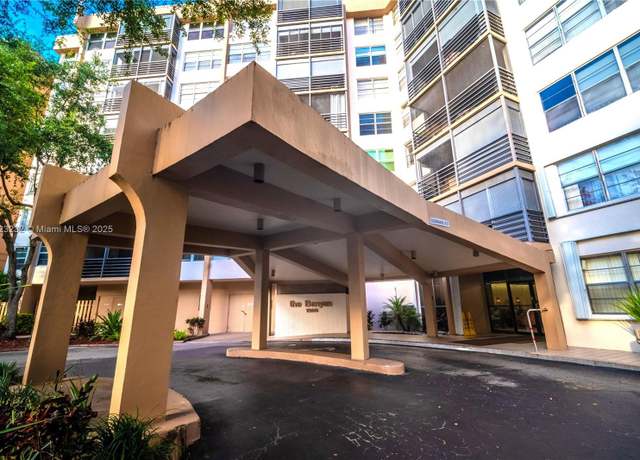 Property at 1300 Saint Charles Pl #613, Pembroke Pines, FL 33026, 1 bed, 1.5 baths