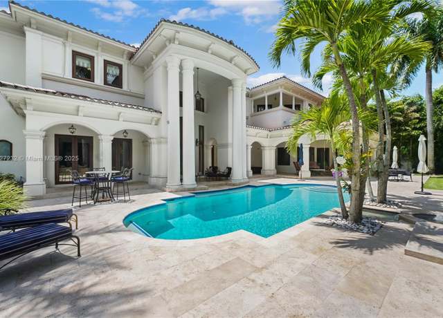Property at 12500 Vista Ln, Pinecrest, FL 33156, 6 beds, 6.5 baths