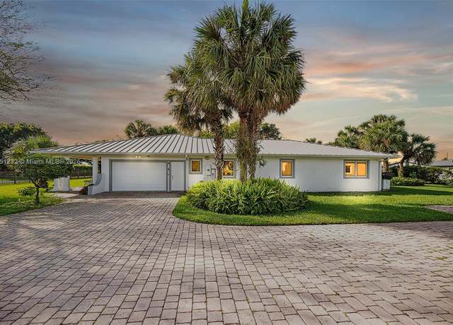 Property at 31160 SW 195th Ave, Homestead, FL 33030, 4 beds, 2.5 baths