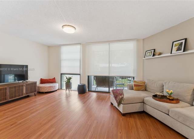 Property at 3101 N Country Club Dr #102, Aventura, FL 33180, 2 beds, 2 baths