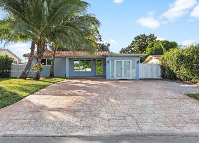 Property at 6820 SW 9th St, Pembroke Pines, FL 33023, 4 beds, 2 baths