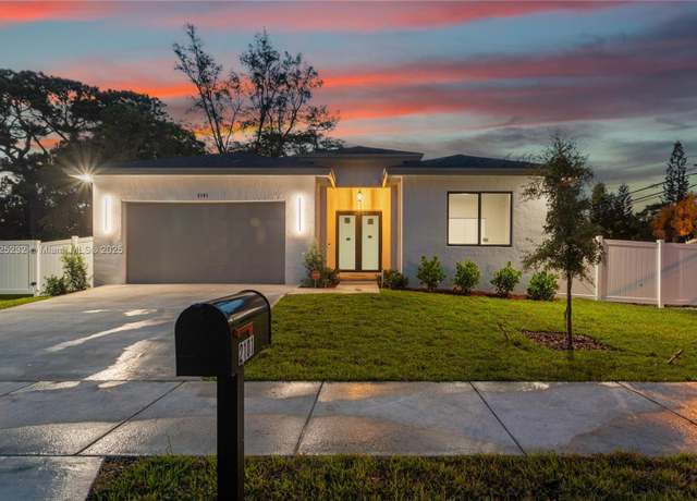 Property at 2101 NW 27th St, Oakland Park, FL 33311, 3 beds, 2 baths
