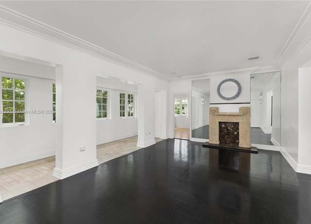 Property at 735 14th Pl #3, Miami Beach, FL 33139, 2 beds, 2 baths