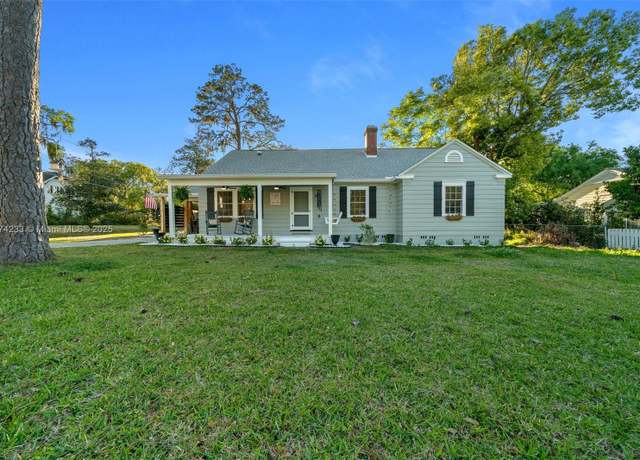 Property at 308 NE 12th, Ocala, FL 34470, 3 beds, 2 baths