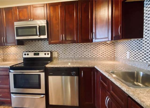 Property at 2025 NE 164th St #901, North Miami Beach, FL 33162, 1 bed, 1.5 baths