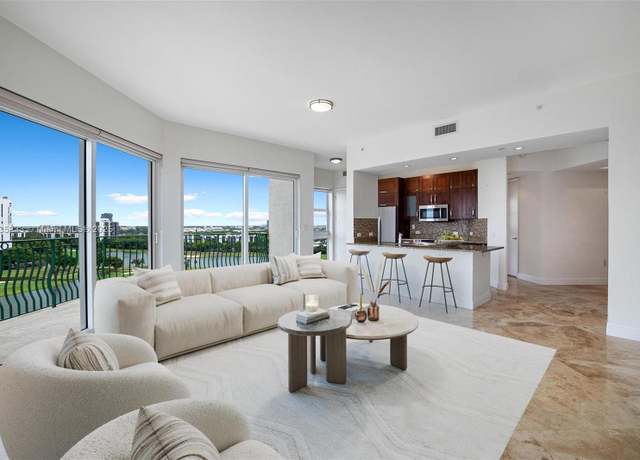 Property at 20000 E Country Club Dr Unit TS02, Aventura, FL 33180, 2 beds, 2 baths