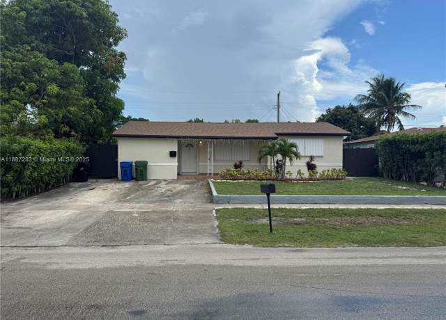 Property at 2855 SW 10th St, Fort Lauderdale, FL 33312, 3 beds, 2 baths