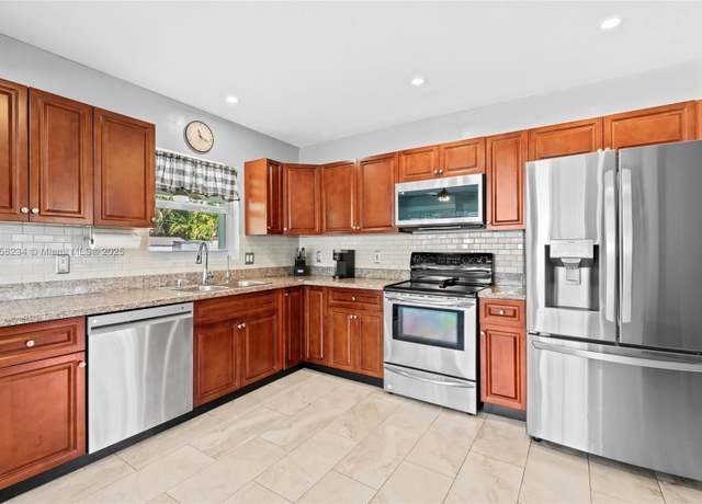 Property at 621 NW 37th St, Oakland Park, FL 33309, 3 beds, 2 baths