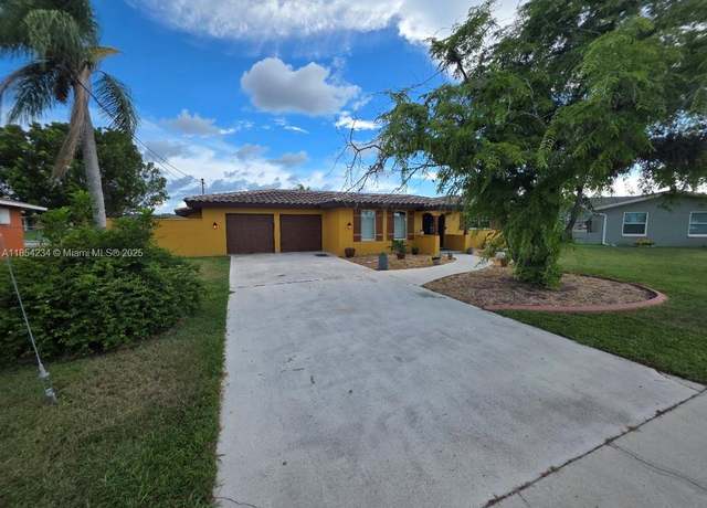 Property at 1002 NE 3rd, Cape Coral, FL 33909, 3 beds, 2 baths