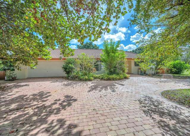 Property at 600 Camellia Ct, Plantation, FL 33317, 5 beds, 4 baths