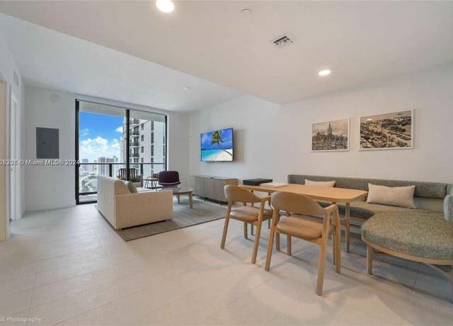 Property at 601 NE 1st #4113, Miami, FL 33132, 1 bed, 1 bath