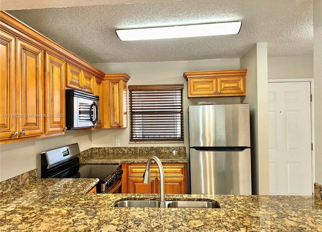 Property at 1620 Balfour Point Dr Unit G, West Palm Beach, FL 33411, 2 beds, 2 baths