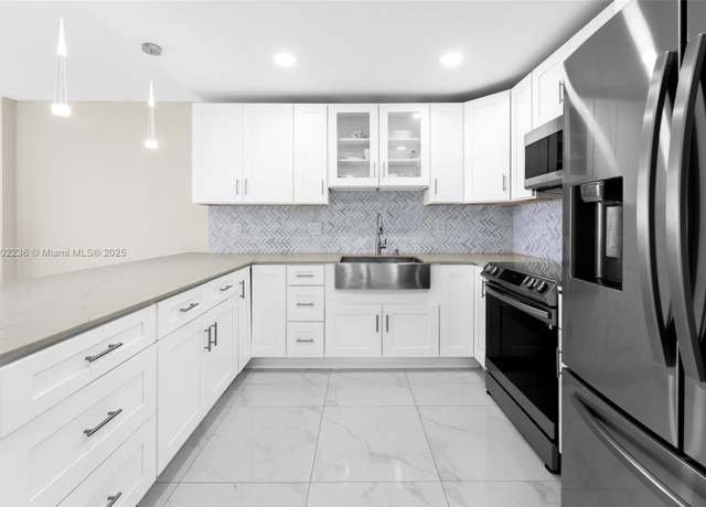Property at 2851 NE 183rd St Unit 510E, Aventura, FL 33160, 1 bed, 1.5 baths