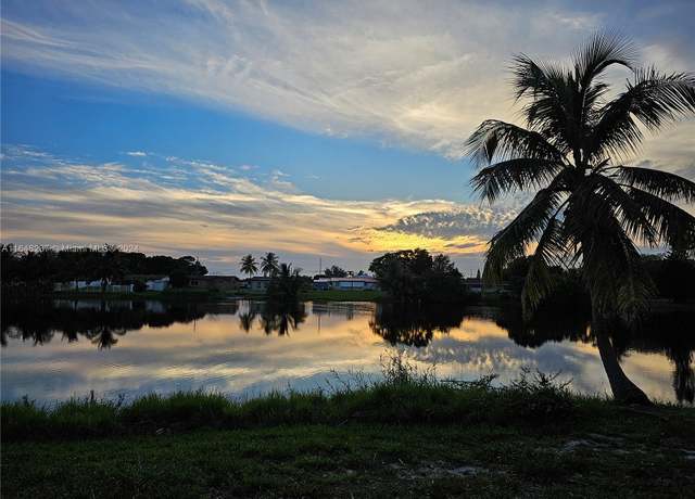 Property at 2737 NW 24th Ave, Oakland Park, FL 33311, 6 beds, 2.5 baths