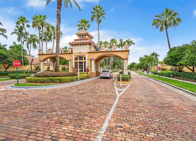 Property at 18951 SW 30th St, Miramar, FL 33029, 5 beds, 4 baths