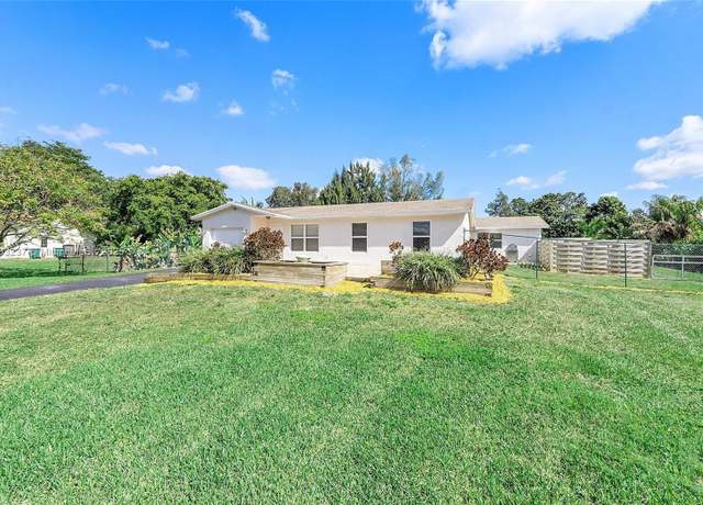 Property at 5200 SW 199th Ave, Southwest Ranches, FL 33332, 5 beds, 3 baths