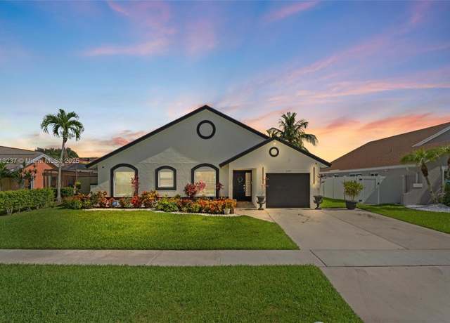 Property at 22397 Swordfish Dr, Boca Raton, FL 33428, 3 beds, 2 baths