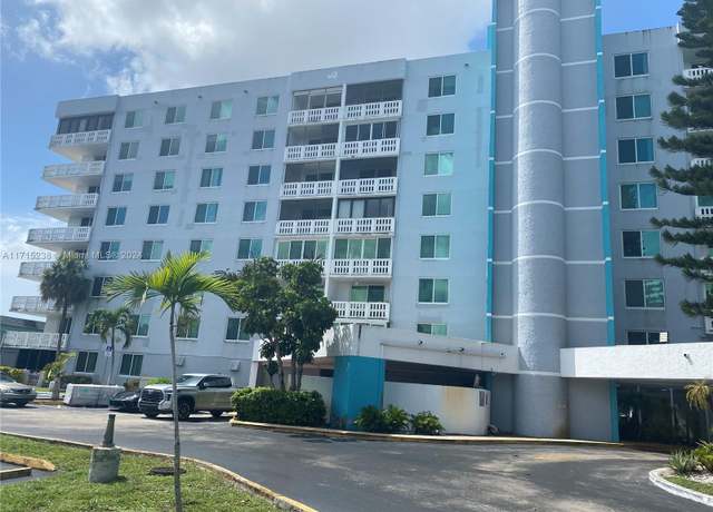 Property at 919 Hillcrest Dr #208, Hollywood, FL 33021, 1 bed, 1.5 baths