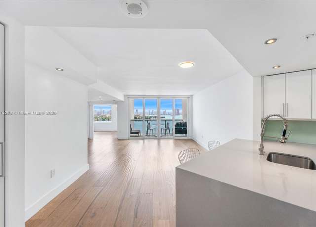 Property at 1900 Sunset Harbour Dr #1814, Miami Beach, FL 33139, 2 beds, 2 baths
