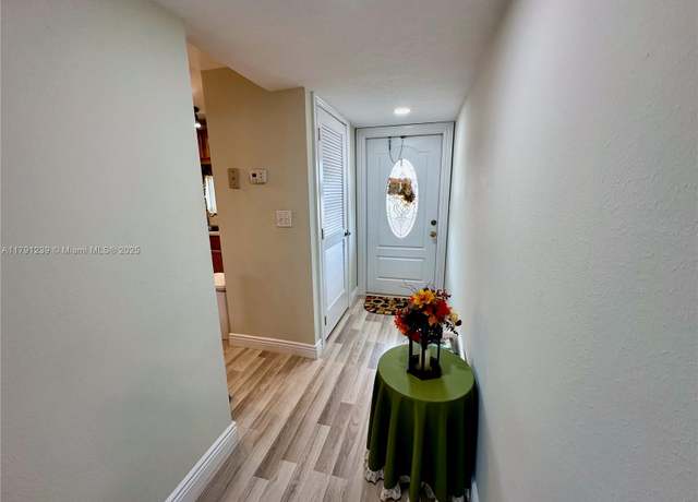 Property at 9420 S Hollybrook Lake Dr #302, Pembroke Pines, FL 33025, 2 beds, 2 baths