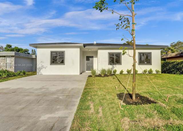 Property at 7806 NW 68th Ave, Tamarac, FL 33321, 4 beds, 3 baths