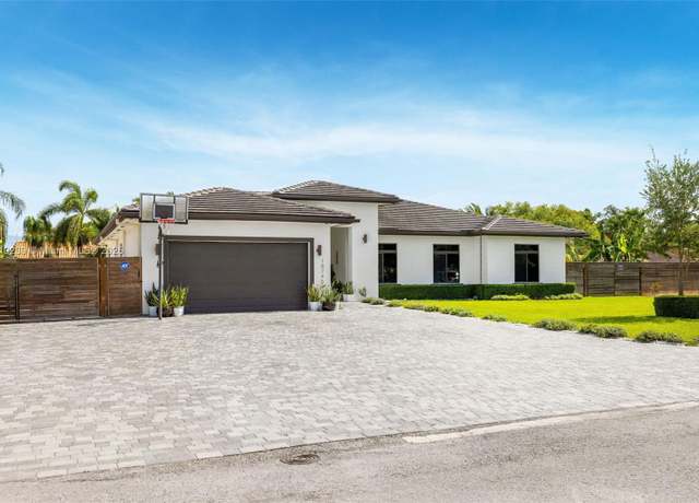 Property at 18745 SW 295th Ter, Homestead, FL 33030, 5 beds, 4 baths