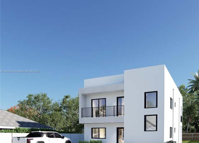 Property at 345 SW 3rd St, Florida City, FL 33034, 12 beds, 8 baths