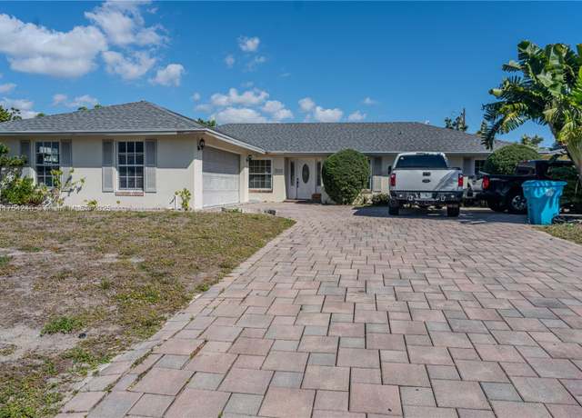 Property at 315 SW 12th Ave, Boynton Beach, FL 33435, 4 beds, 2 baths