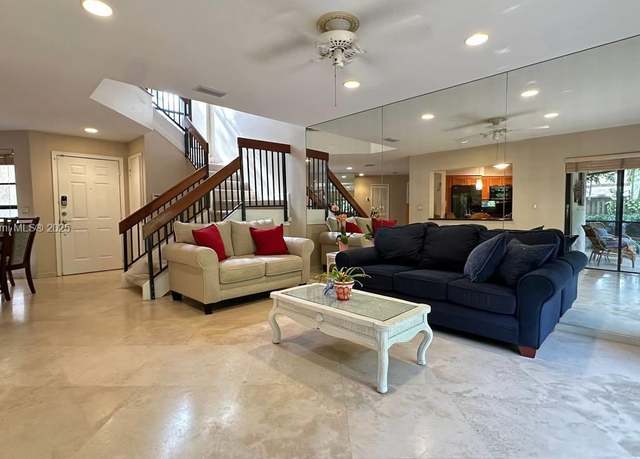 Property at 3308 Old Oak Ln #1003, Hollywood, FL 33021, 4 beds, 2.5 baths