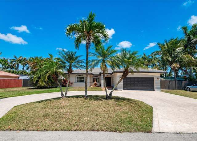 Property at 19653 SW 133rd Ct, Miami, FL 33177, 5 beds, 3 baths