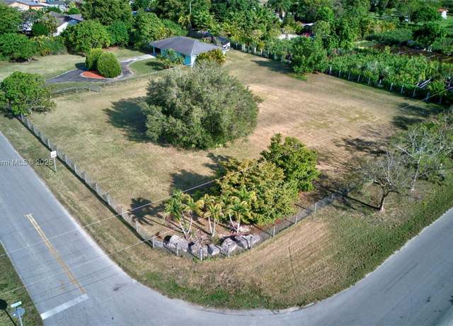 Property at 20707 SW 240th St, Homestead, FL 33031, 2 beds, 2 baths