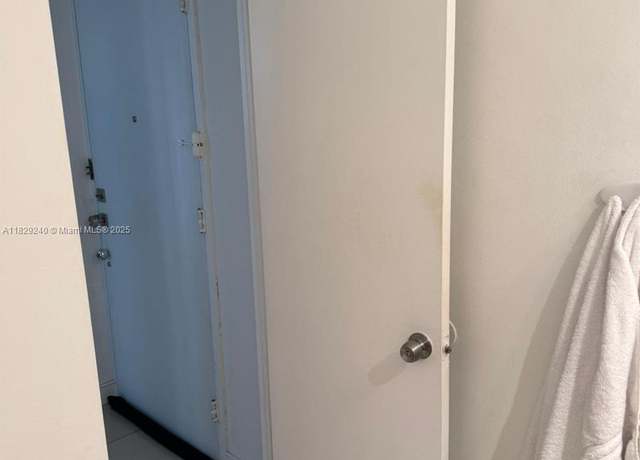 Property at 19380 Collins Ave #808, Sunny Isles Beach, FL 33160, 1 bed, 1.5 baths