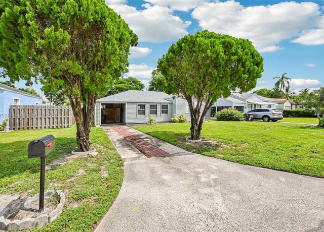 Property at 837 Ridgewood Dr, West Palm Beach, FL 33405, 3 beds, 1 bath
