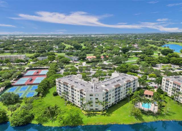 Property at 3500 Oaks Clubhouse Dr #501, Pompano Beach, FL 33069, 3 beds, 2 baths