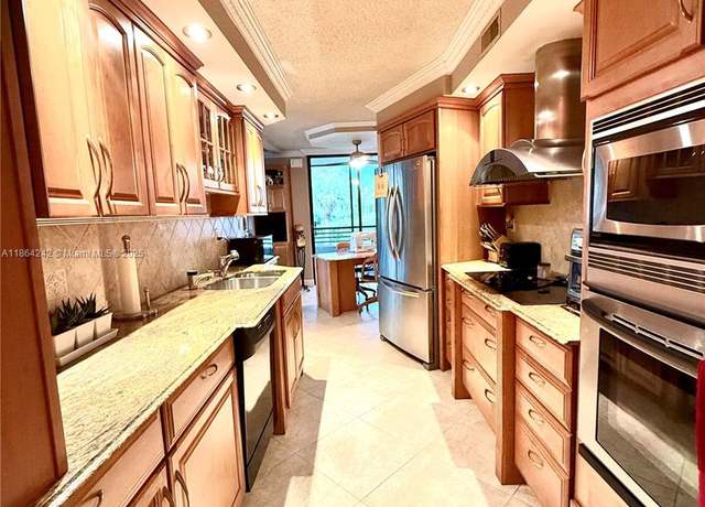 Property at 1460 Sheridan St Unit 11D, Hollywood, FL 33020, 2 beds, 2 baths