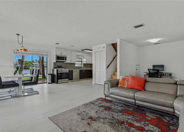 Property at 6825 NW 169th St Unit 54H, Hialeah, FL 33015, 2 beds, 2.5 baths