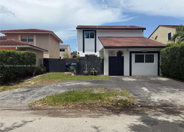 Property at 10726 SW 147th Pl, Miami, FL 33196, 5 beds, 4 baths