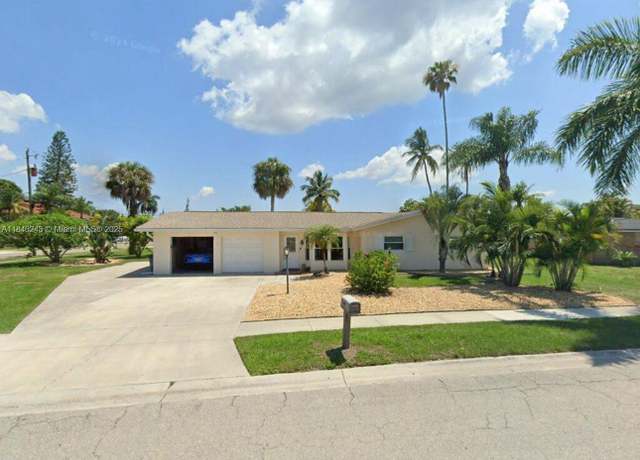 Property at 1795 Lakeview Blvd, Fort Myers, FL 33903, 4 beds, 2 baths