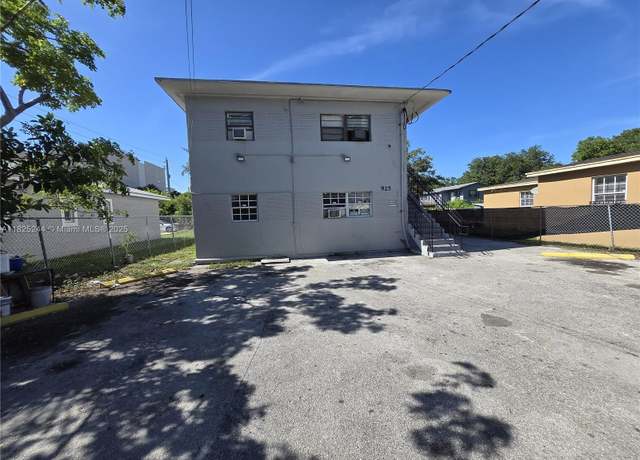 Property at 925 NW 69th St, Miami, FL 33150, 36 beds, 18 baths