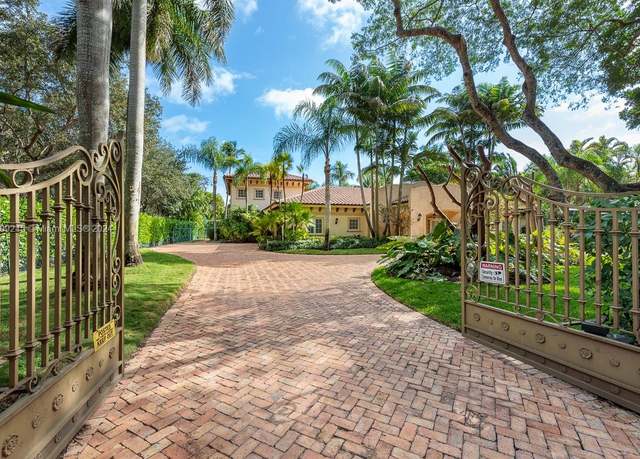 Property at 9601 SW 68th Ave, Pinecrest, FL 33156, 5 beds, 5 baths